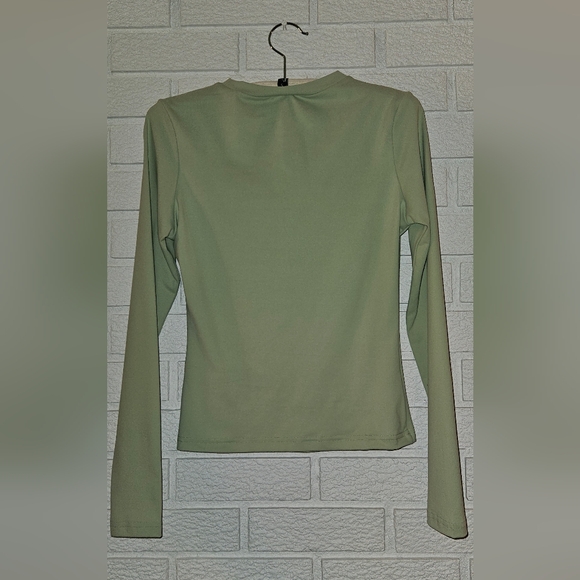 NWT Long Sleeve Tee - Picture 7 of 7